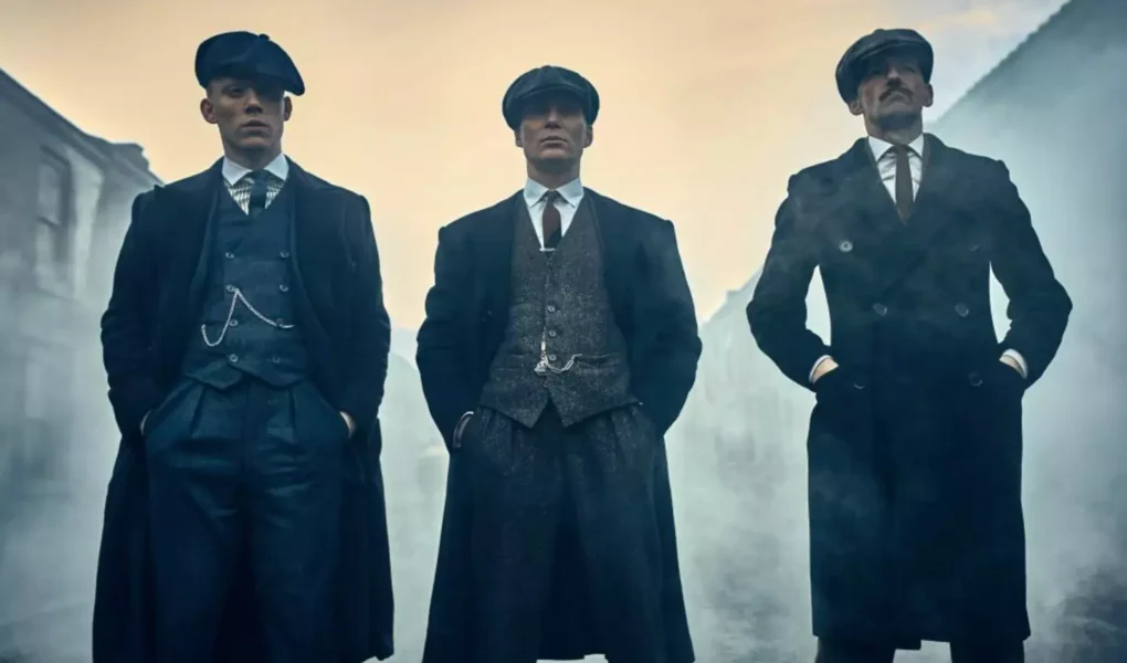 Seirá Peaky Blinders: Mia Néa Geniá Shelby Analamvánei Drási sto Netflix