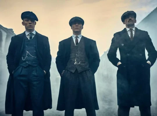 Seirá Peaky Blinders: Mia Néa Geniá Shelby Analamvánei Drási sto Netflix