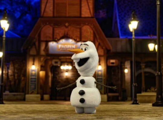Ρομποτικός Olaf Ζωντανεύει Τη Disneyland: Η Νέα Εμπειρία Για Όλους