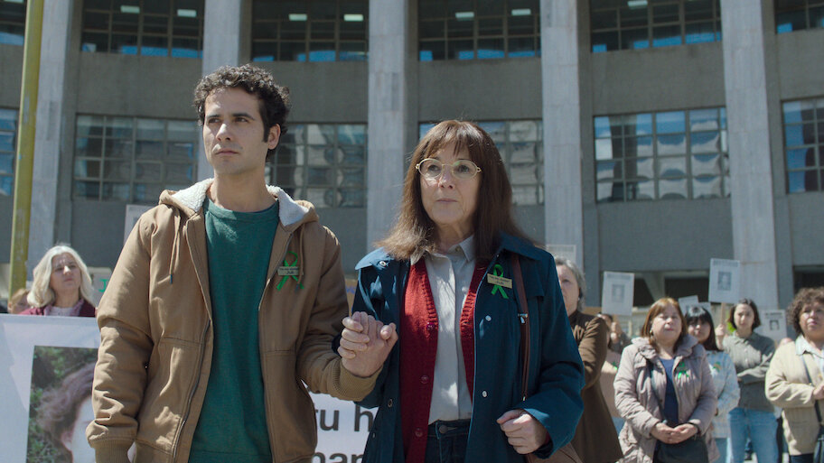 νέα σειρά του Netflix Κάποιος Θα Ξέρει Κάτ